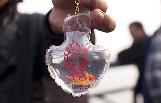 pesciolino-portachiavi-vivo-pechino-2008