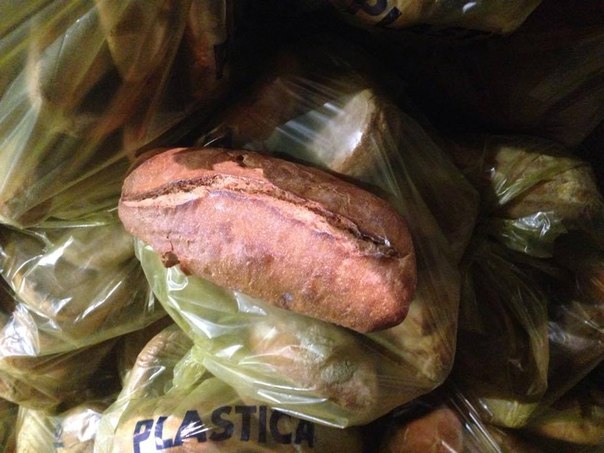 pane-rustico-expo-2015-sacchetti-cibo-spazzatura