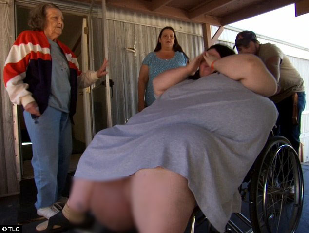 article-2551717-1B32591200000578-337_634x478