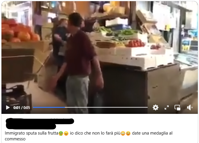 Il video dell'immigrato che sputa sulla frutta