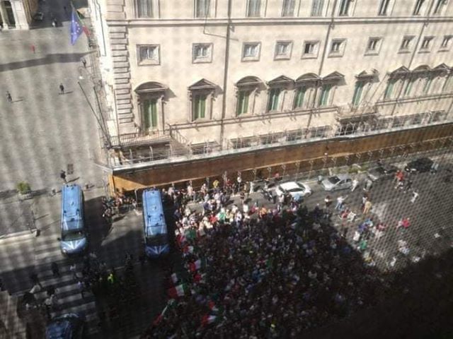 Le foto della manifestazione a Montecitorio, presunta Piazza del Corso