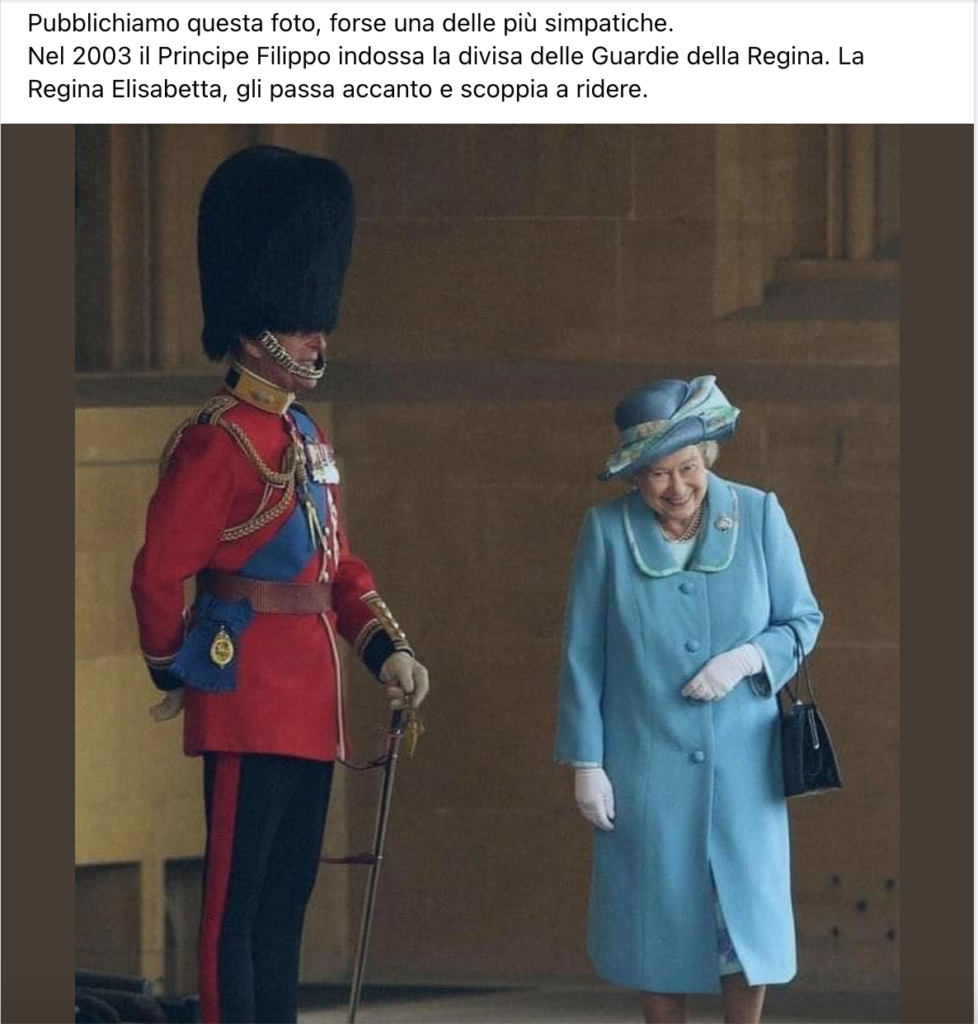 La foto della Regina Elisabetta che ride del Principe Filippo: rideva con lui, non di lui