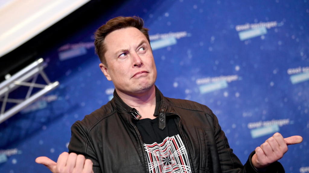 Elon Musk rinuncia a Twitter: cominciano guai e penali