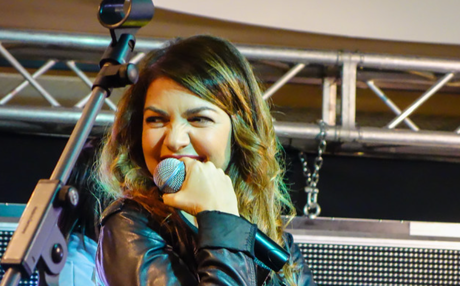 Cristina D'Avena alla festa di Fratelli D'Italia