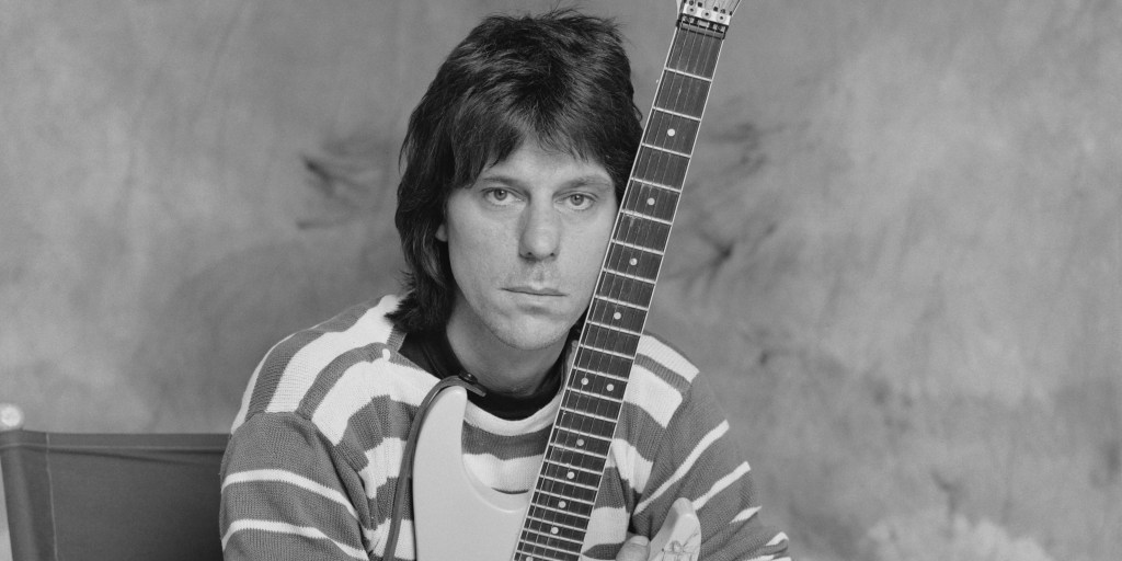 Morto Jeff Beck, virtuoso della chitarra e leggenda del rock