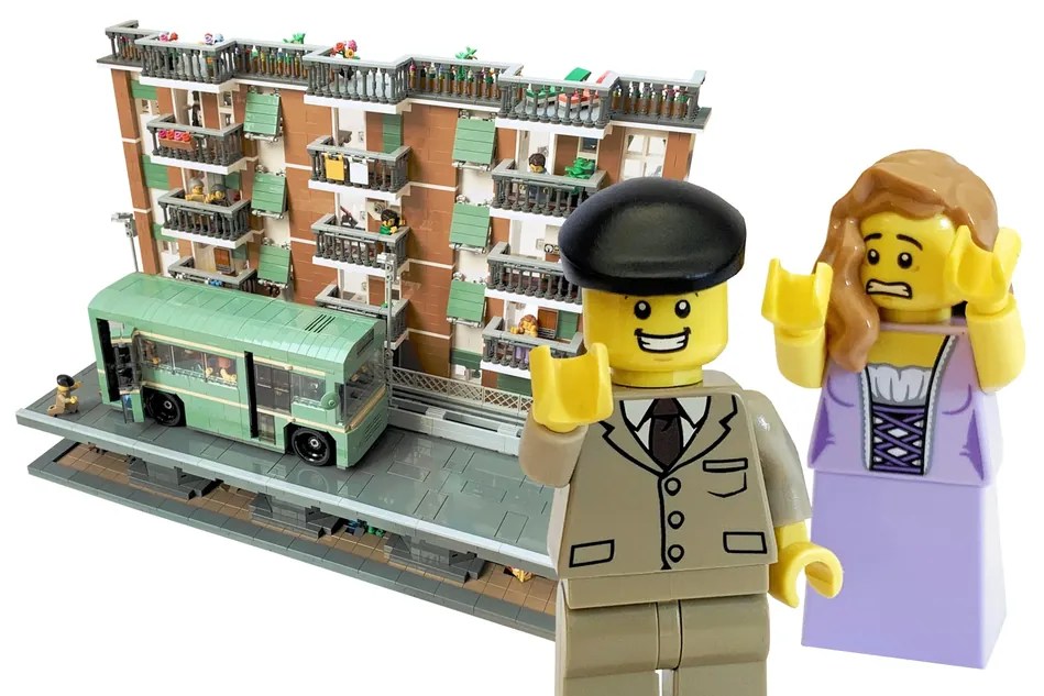 Fantozzi diventa LEGO: supera la selezione del pubblico il set autobus