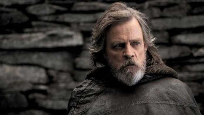 Mark Hamill vende poster autografati di Star Wars per l'Ucraina
