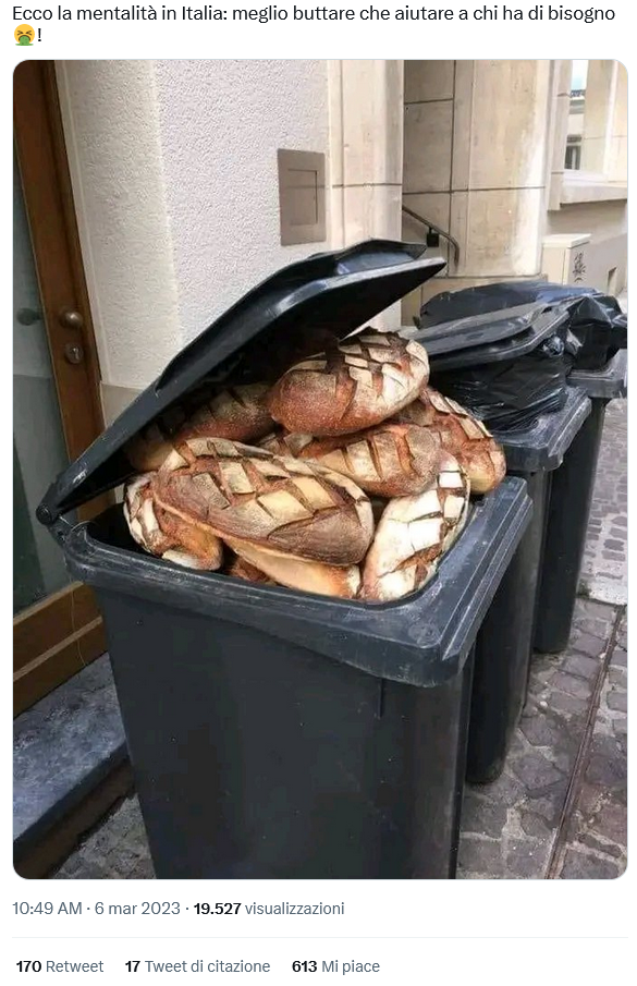 La foto del pane buttato in Italia non è scattata in Italia