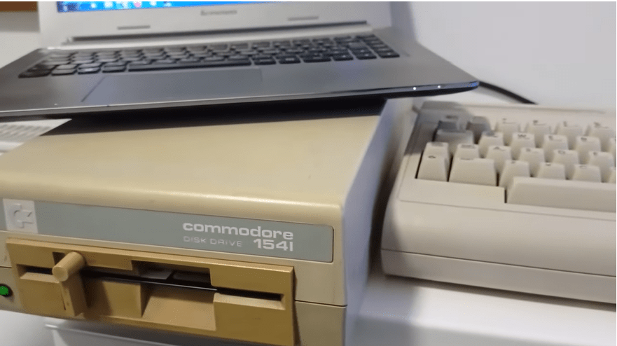 Il Commodore 64G al lavoro, fonte YouTube