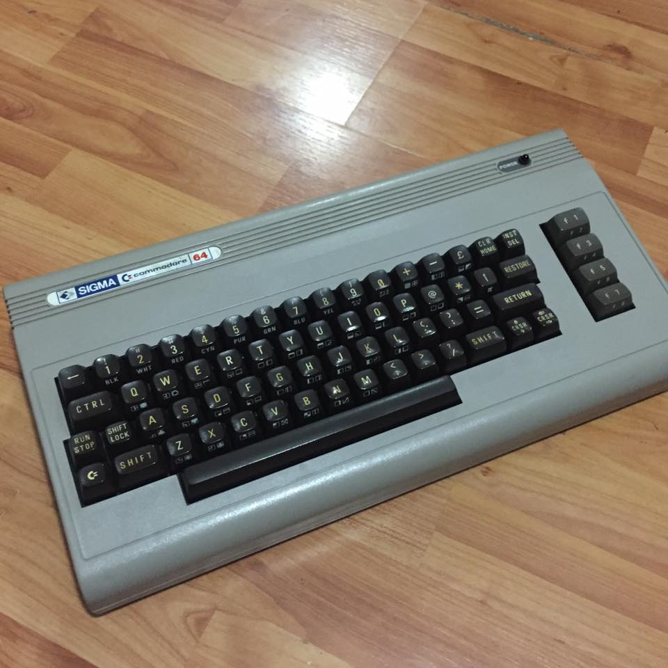 Il "Sigma Commodore 64", fonte Facebook