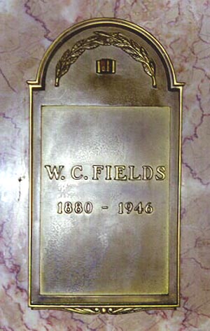 Spiacente, l'epitaffio di W.C. Fields "Preferirei essere a Filadelfia" non esiste