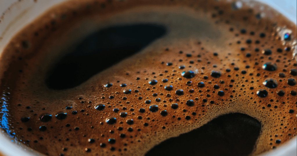 Dirigente scolastico giapponese ruba tre euro di caffé: licenziato