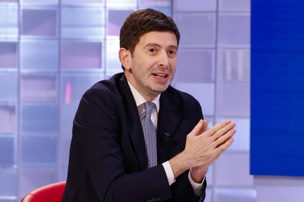 Gli effetti avversi gravissimi conosciuti da Roberto Speranza non sono quello che pensate