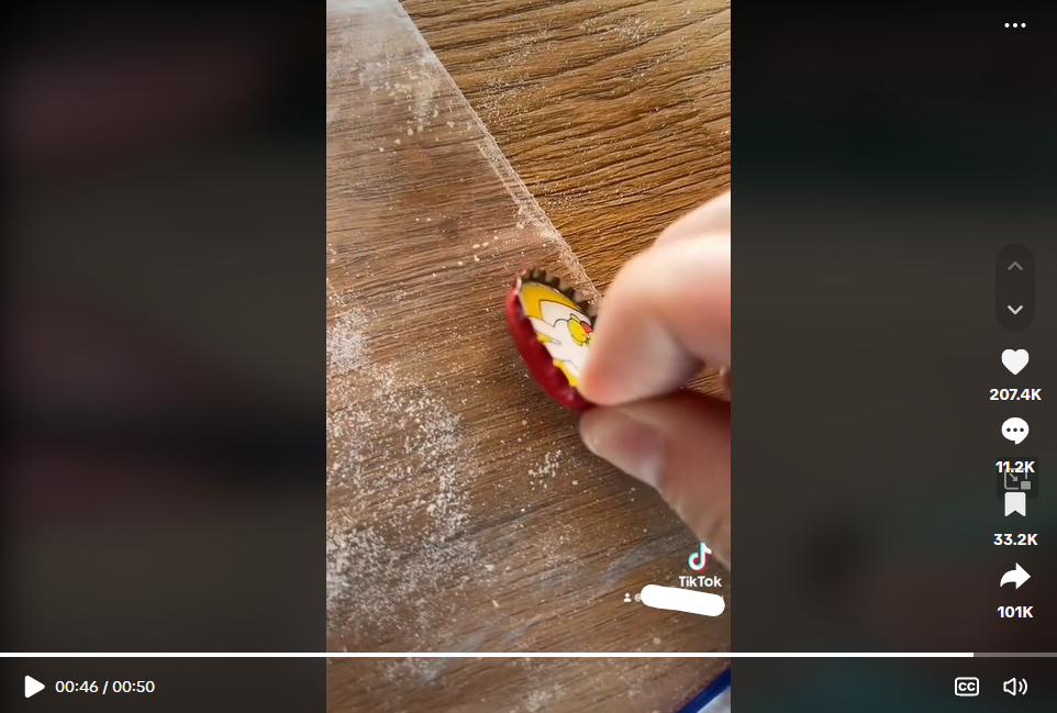 Il complotto per cui "aggiungono metallo al cibo per bambini" si basa sull'ignoranza