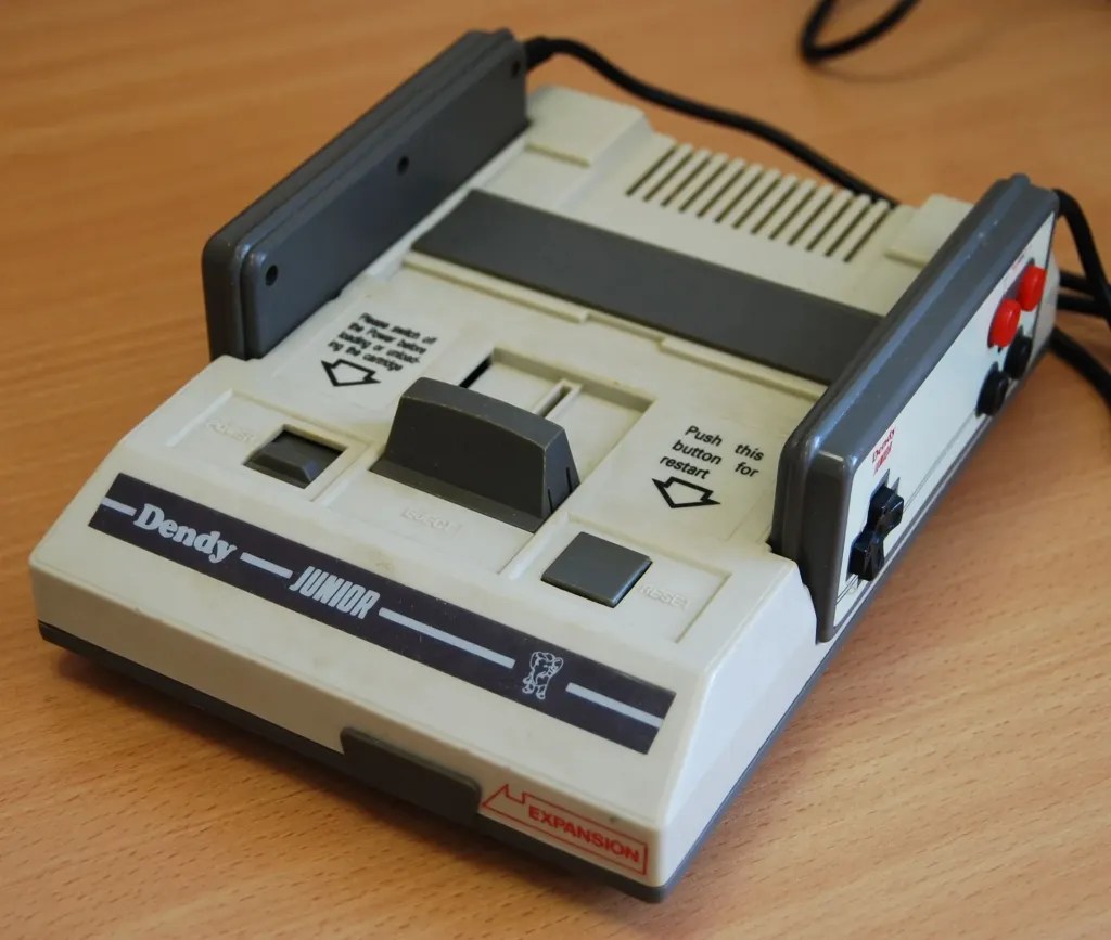 Dendy Jr. Praticamente, un FamiCom nero