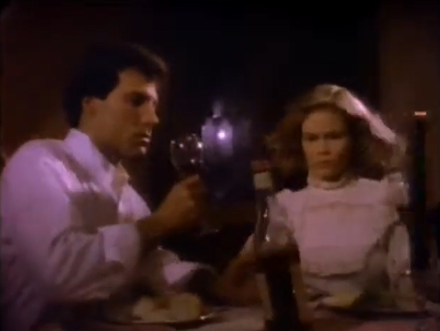 Scena da The Spirit of the Whittier Mansion