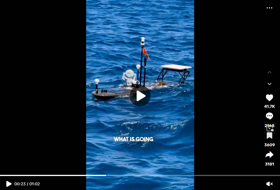 Questa è davvero una telecamera spia nel mezzo dell'Oceano Pacifico?