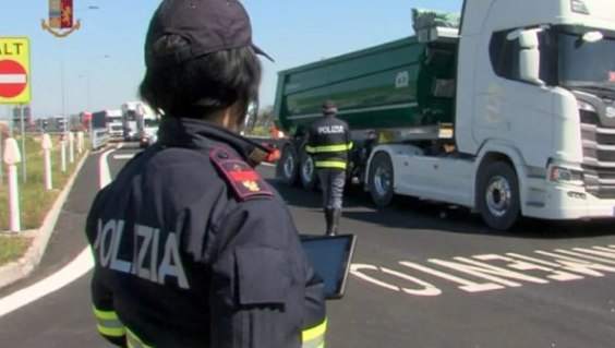 Lotta ai furbetti del FAP: distribuiti i primi kit alla Polizia