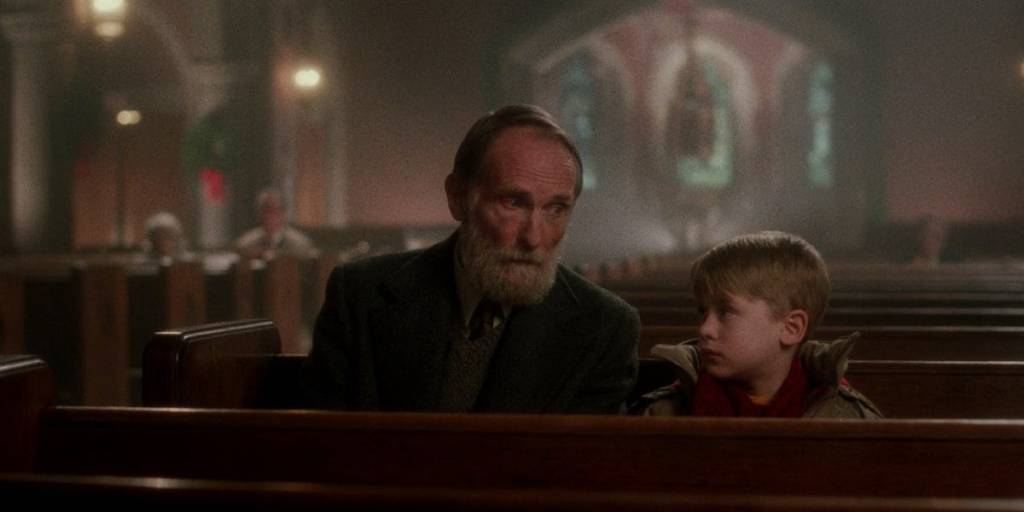 Kevin e il vecchio Murray scoprono, tra un tentato omicidio di ladri e l'altro, i valori del perdono, della famiglia, della fede e della redenzione