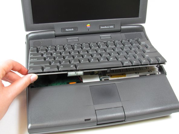 La tastiera di un Powerbook, fonte iFixit